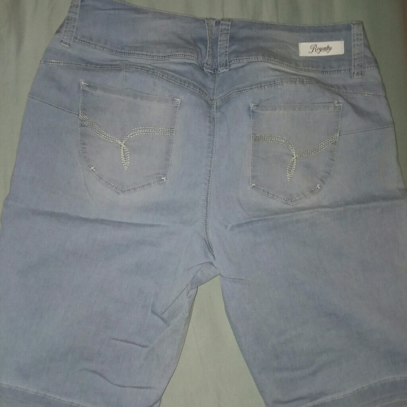 royalty Pants - Nwot Womans Royalty bermuda jean shorts